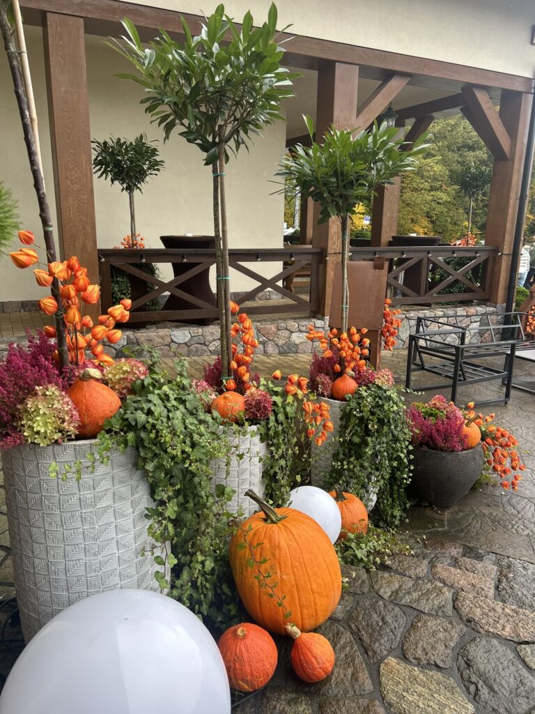 Jesienne dekoracje w restauracji Złota Jesień
