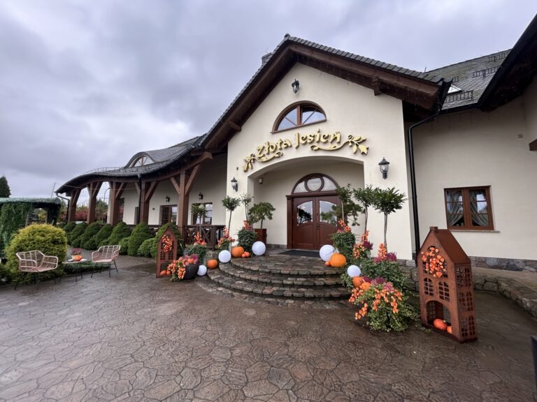 Jesienne dekoracje w restauracji Złota Jesień